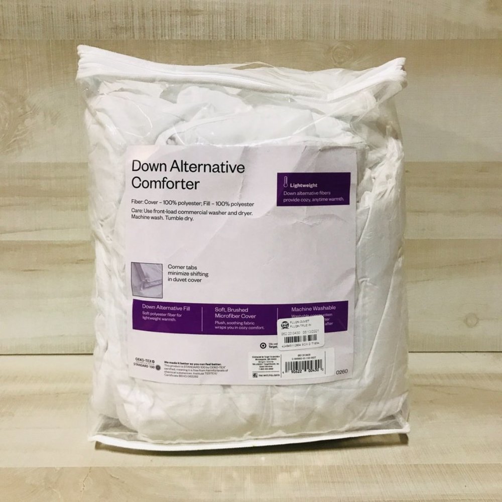 Room Essentials Down Alternative Comforter White S